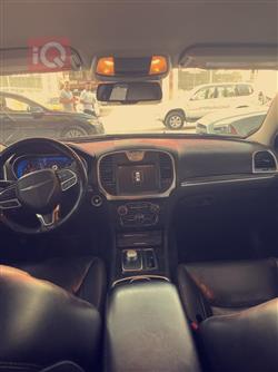 کرایسلەر 300